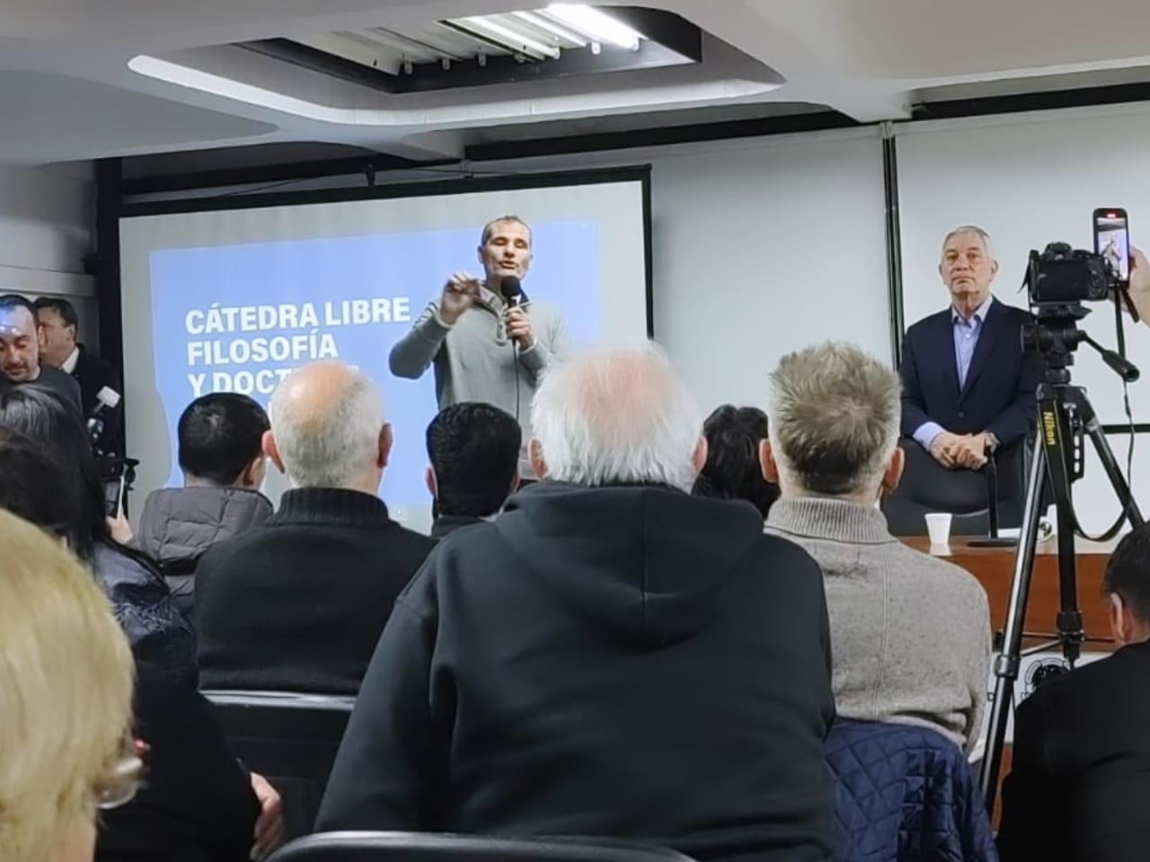 cfa97381-3d70-4426-a9ec-ba6b452e8fe5.jpg