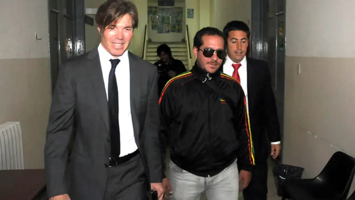el-remisero-marcelo-tagliaferro-junto-el-abogado-fernando-burlando-foto-carlos-cermeletelam.jpg.webp