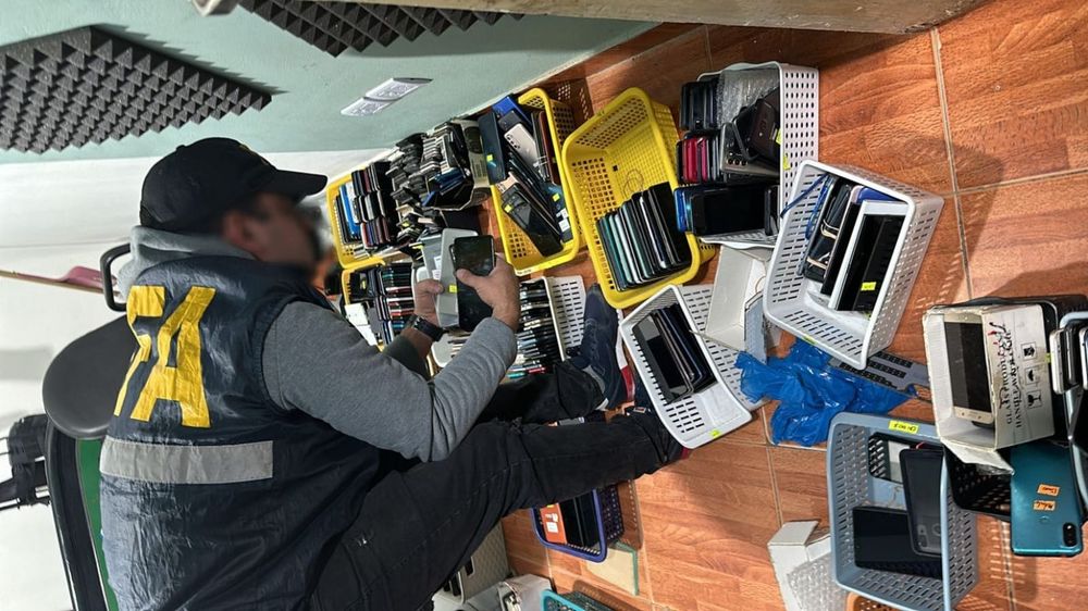 Labuenainfo | Cae banda que robaba celulares en colectivos del AMBA