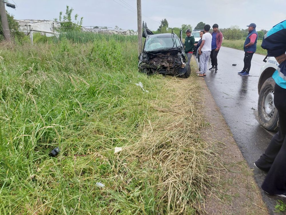 Labuenainfo | Un joven perdió el control de su auto y chocó contra un ...